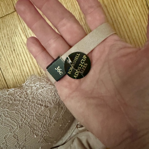 Victoria's Secret Very Sexy Bombshell Bra - Picture 6 of 9